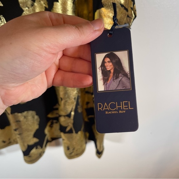 NWT Rachel Roy Black Gold Foil Metallic Floral V Neck Blouse short size size 1X - Picture 4 of 7